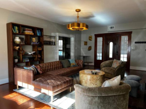 Vintage Cozy House in Center of Montrose